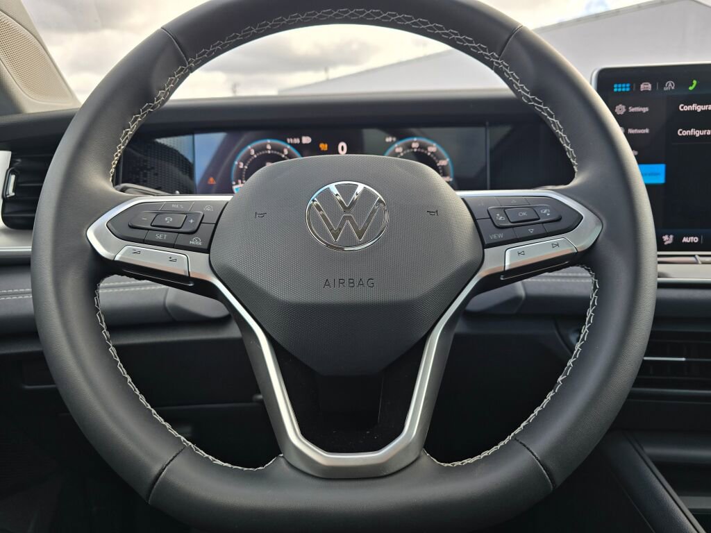 New 2026 Volkswagen Tiguan SE image 24