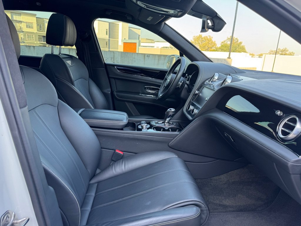Used 2019 Bentley Bentayga AWD/4WD image 27
