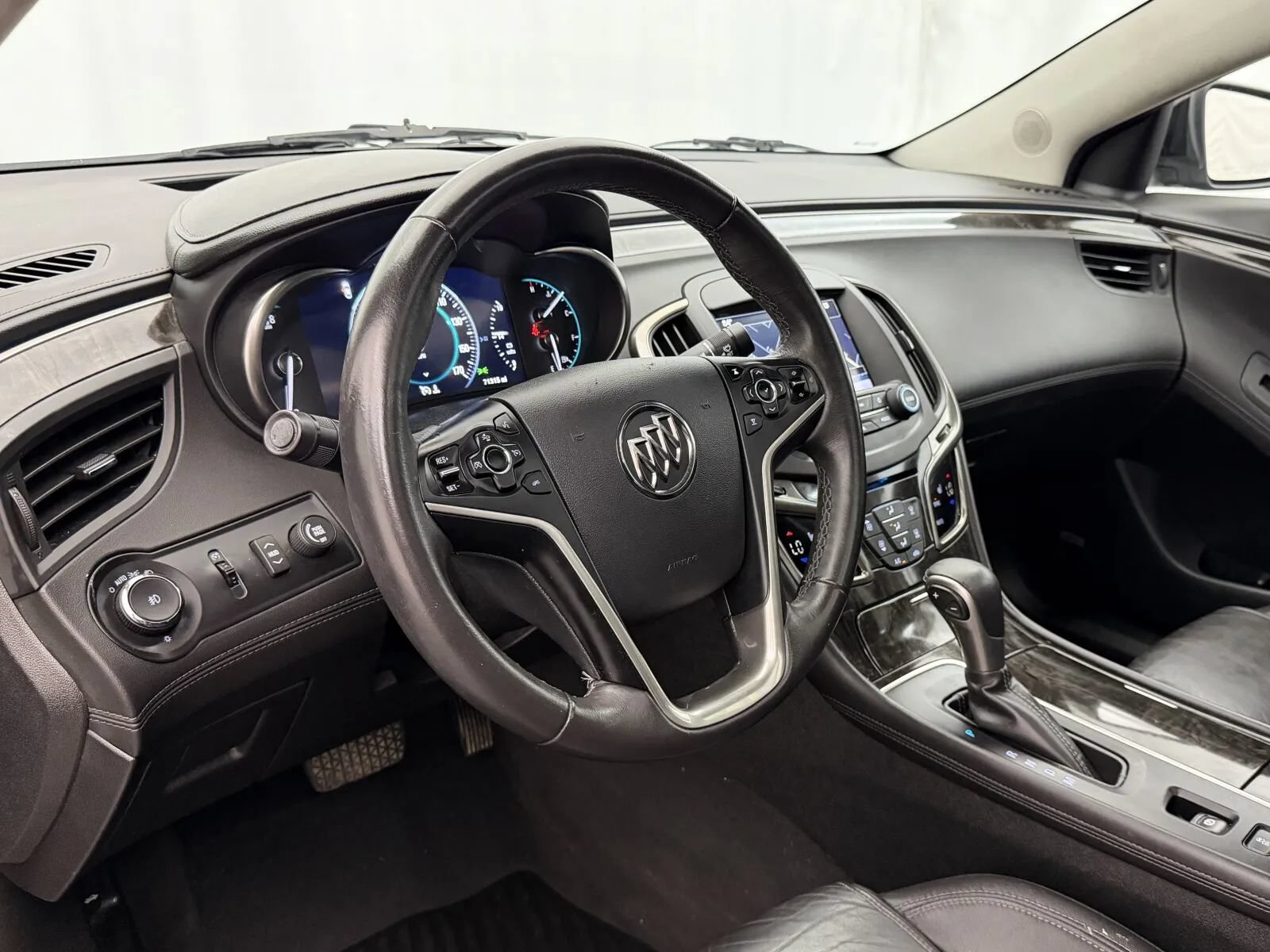 Used 2016 Buick LaCrosse Sport Touring w/ Experience Buick Package FWD image 9