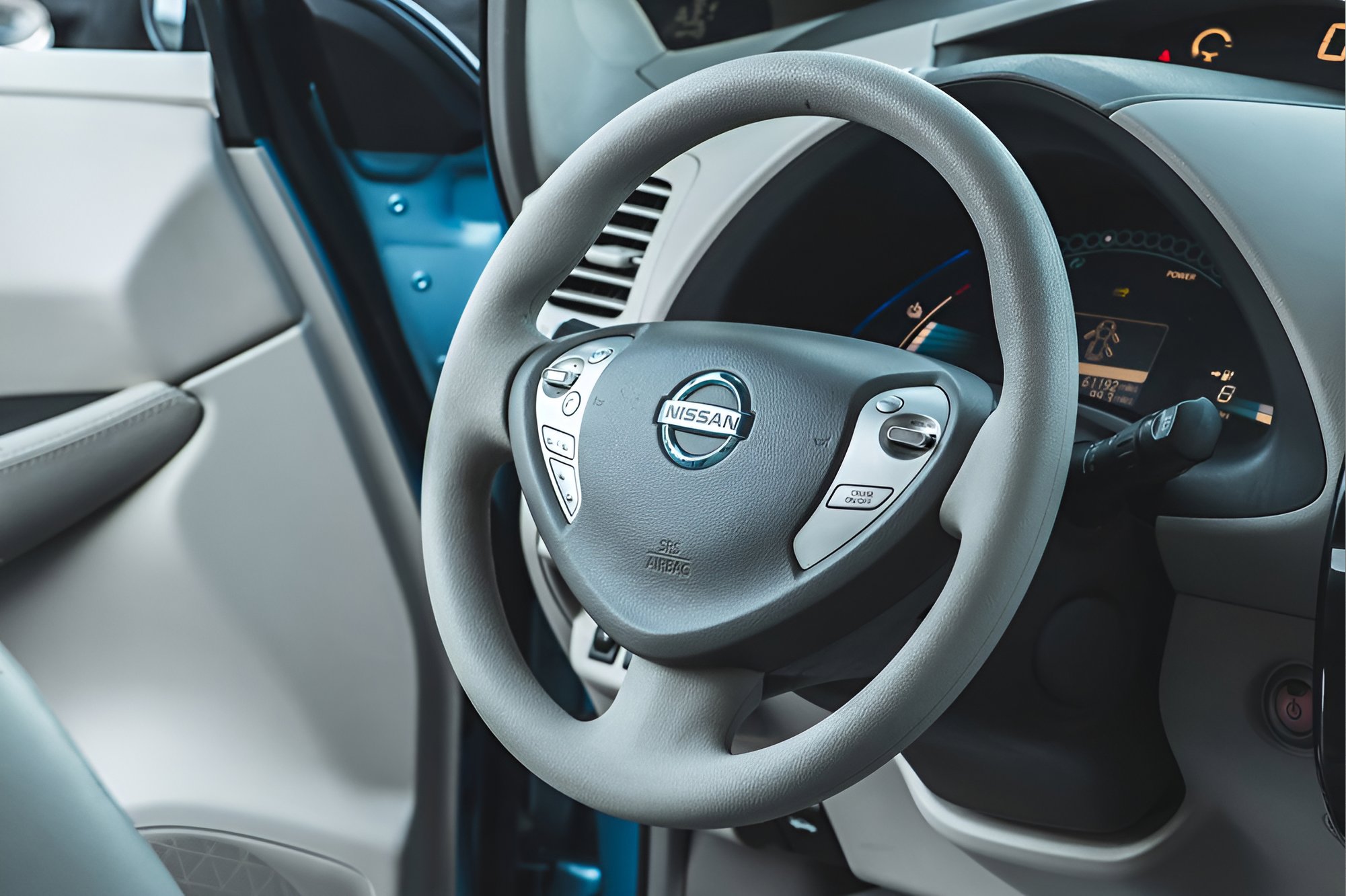 Used 2011 Nissan Leaf SL FWD image 8