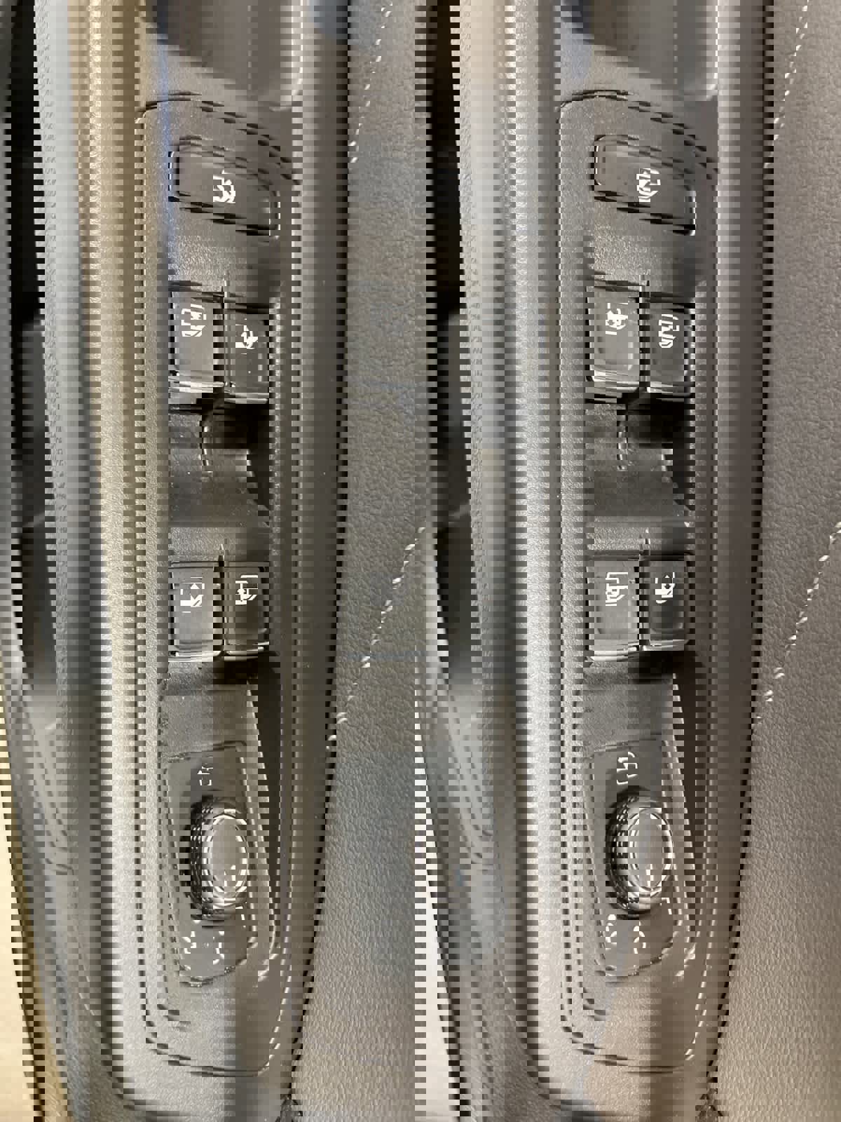 Used 2023 Volkswagen Atlas Cross Sport SEL Premium R-Line image 16