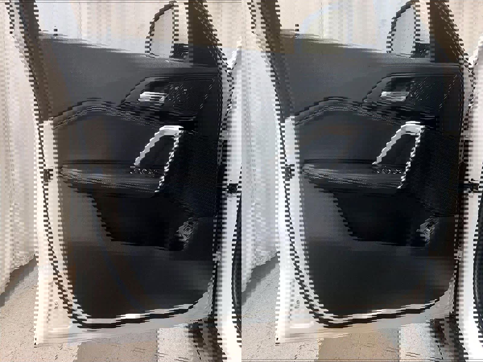 Used 2023 BMW X1 xDrive28i image 9