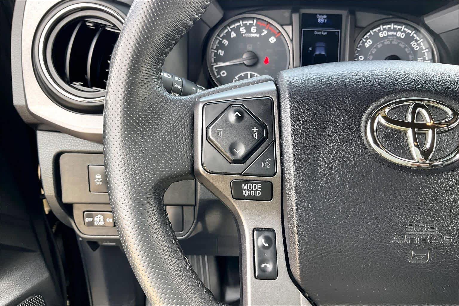 Used 2022 Toyota Tacoma TRD Sport w/ Technology Package AWD/4WD image 24