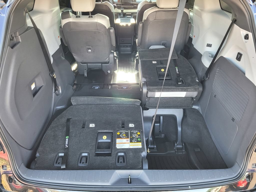 Used 2022 Toyota Sienna XSE w/ XSE Plus Package AWD/4WD image 8