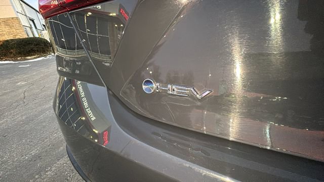 Used 2025 Toyota Camry SE image 34