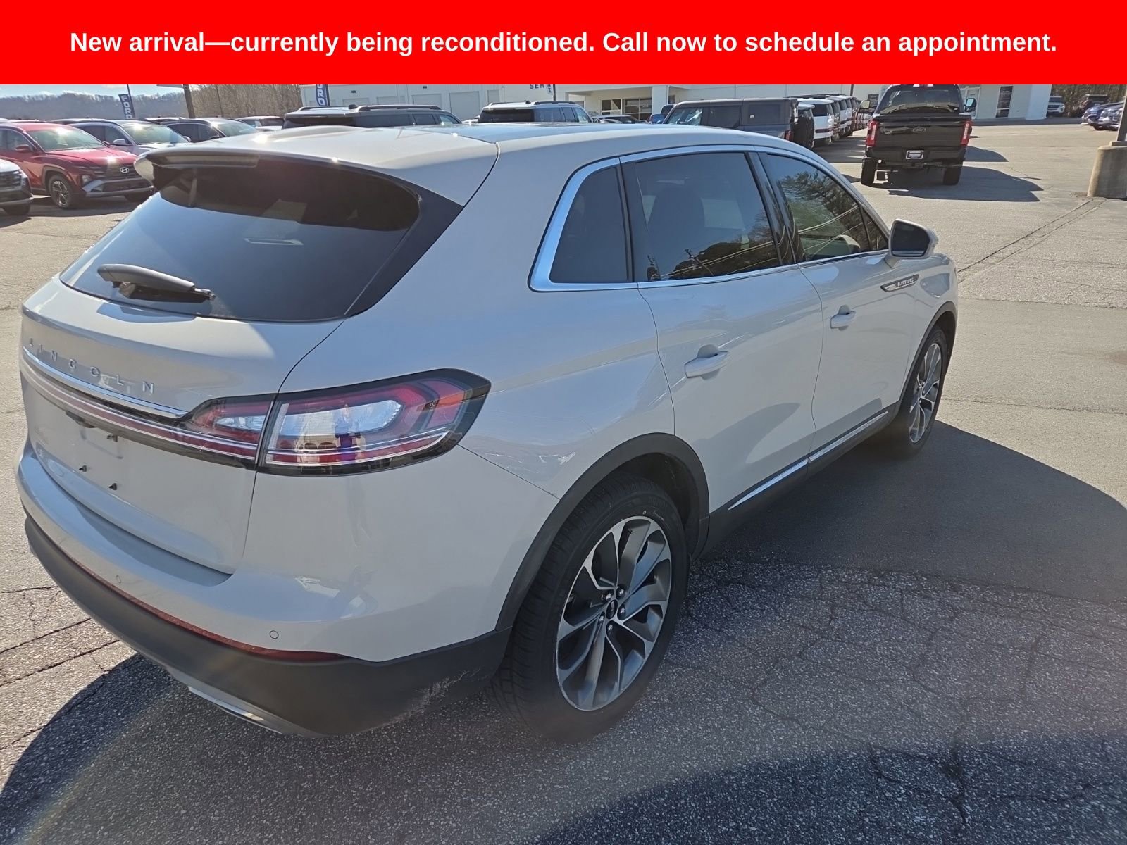 Used 2022 Lincoln Nautilus Reserve image 5