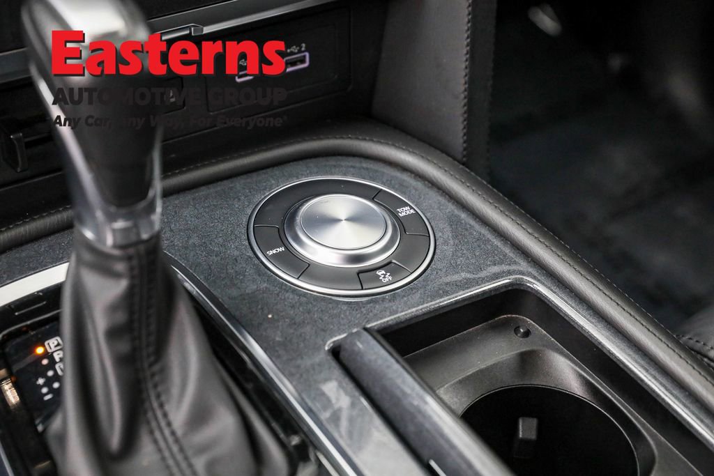 Used 2024 Nissan Armada SV image 23