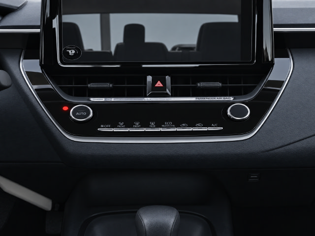 Used 2025 Toyota Corolla LE FWD image 17