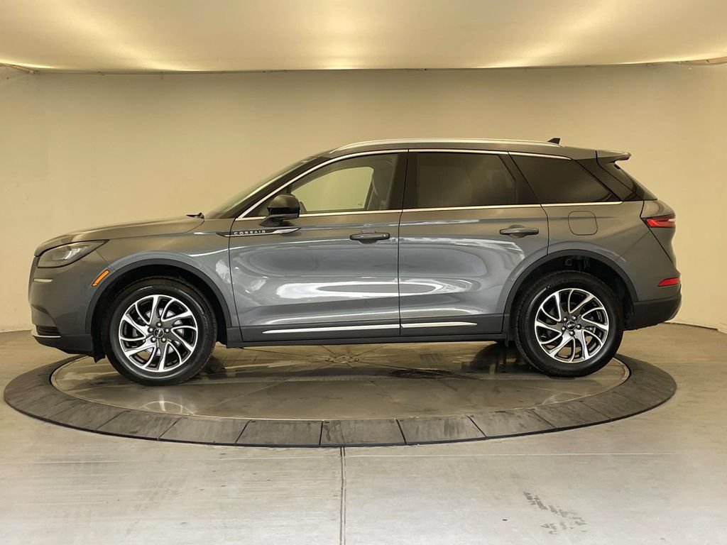 Used 2021 Lincoln Corsair AWD image 2
