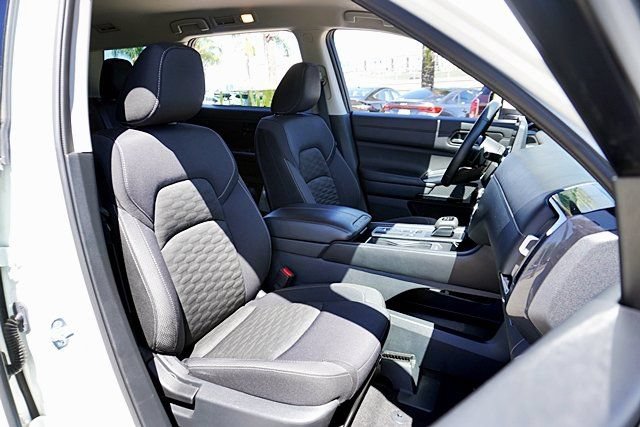 Certified 2023 Nissan Pathfinder SV w/ Black Appearance Package FWD image 18