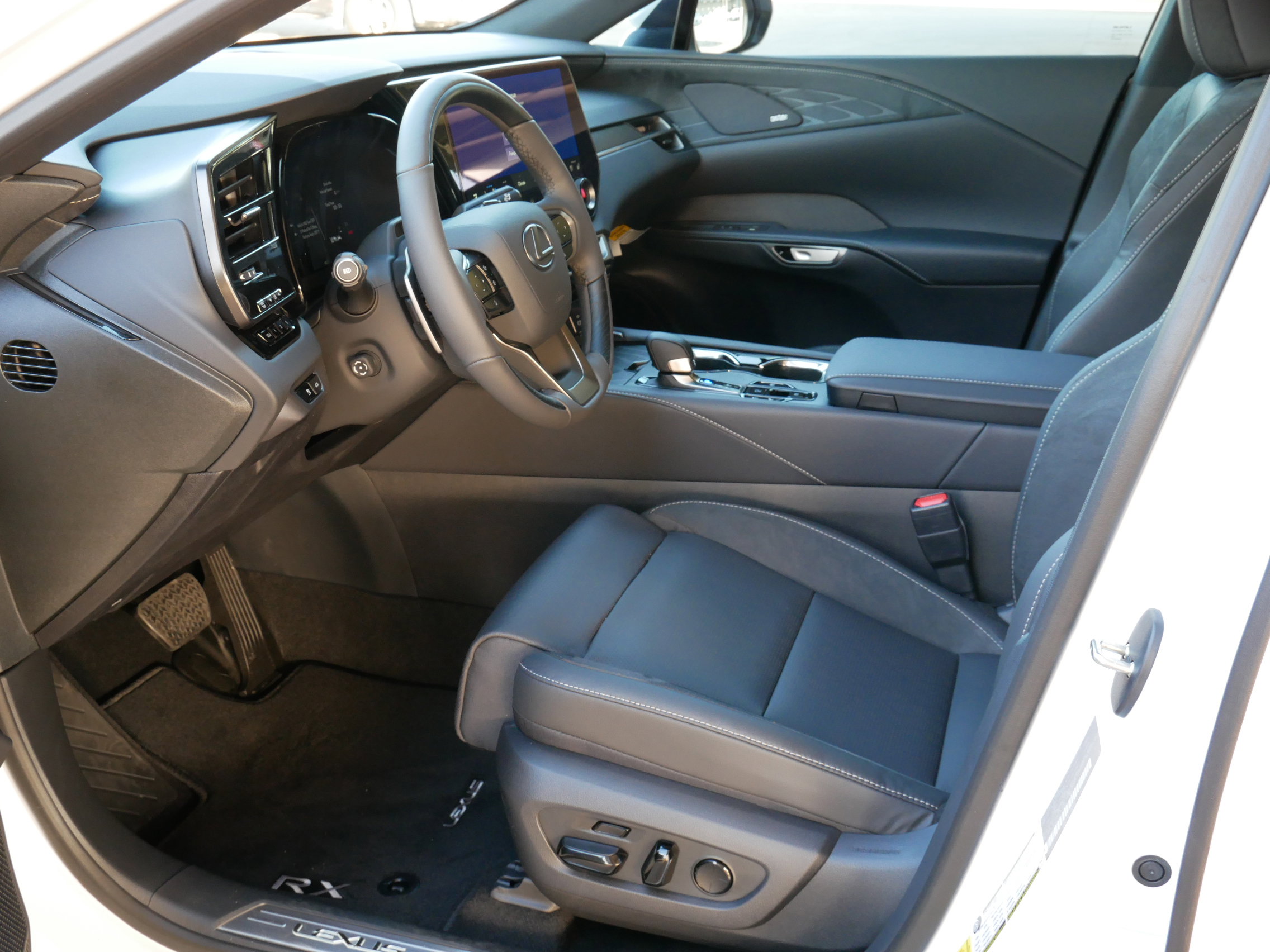 New 2026 Lexus RX 350 image 4