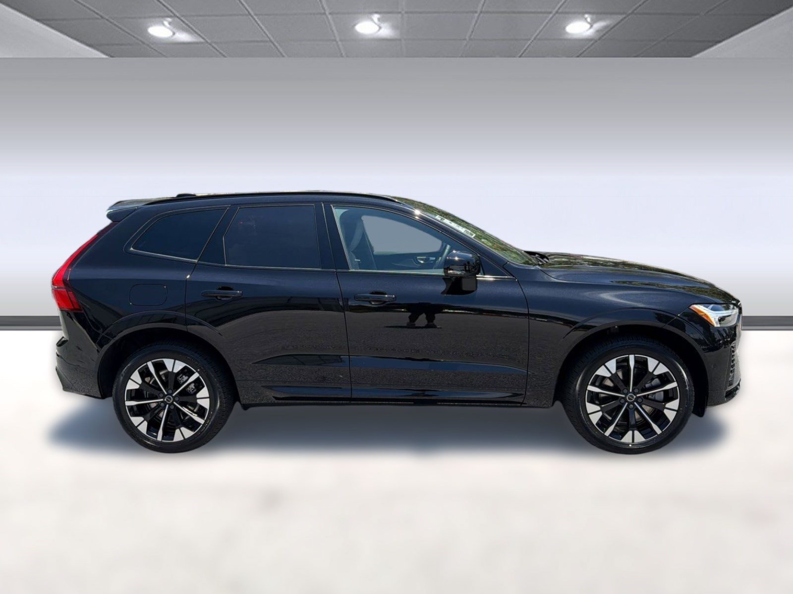 New 2026 Volvo XC60 T8 Plus w/ Climate Package AWD/4WD image 8