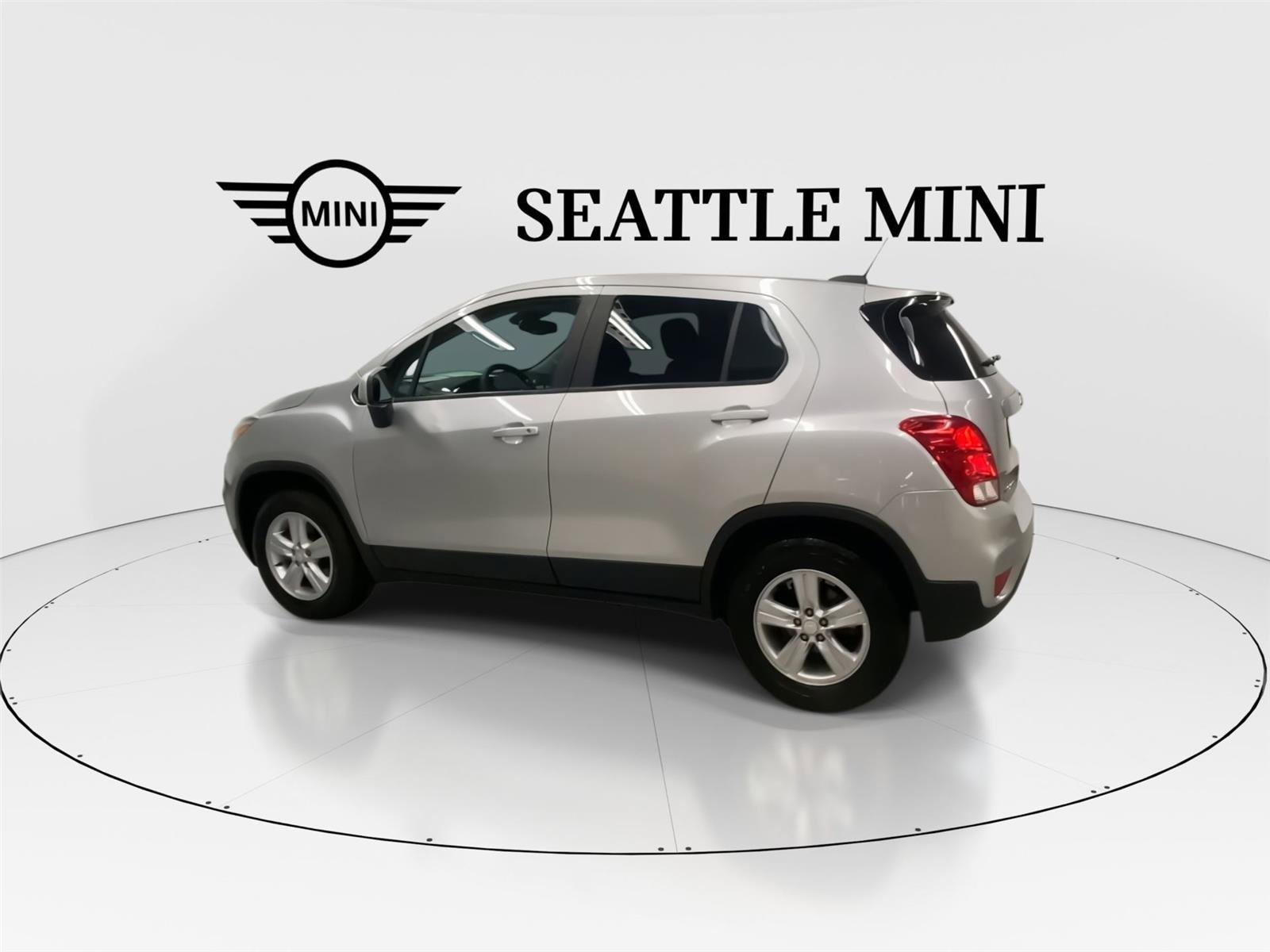 Used 2019 Chevrolet Trax LS w/ Tint and Cruise Package AWD/4WD image 8