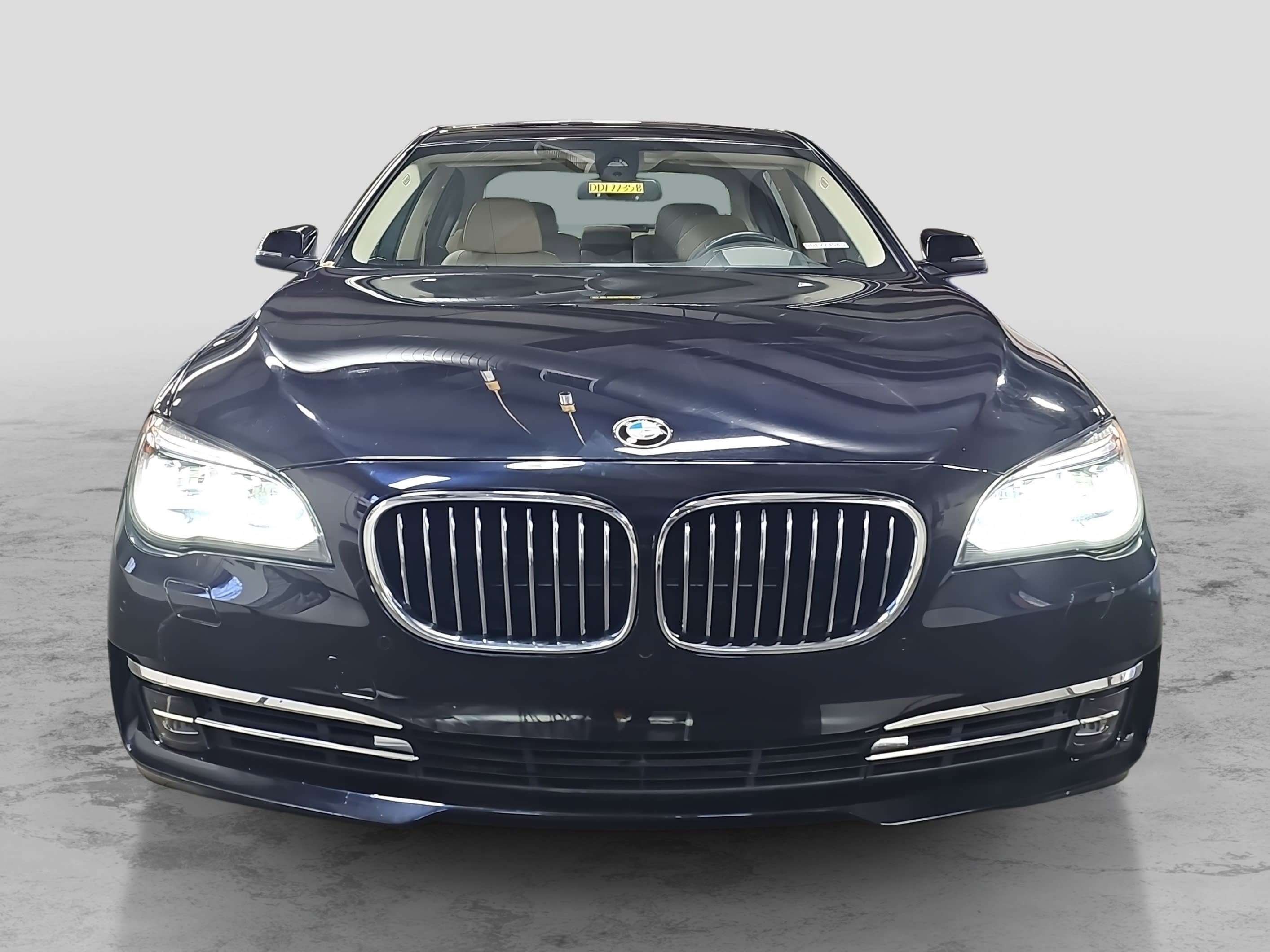 Used 2013 BMW 750Li image 2