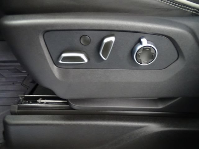 Certified 2026 GMC Yukon Denali Ultimate w/ LPO, Floor Liner Package AWD/4WD image 3