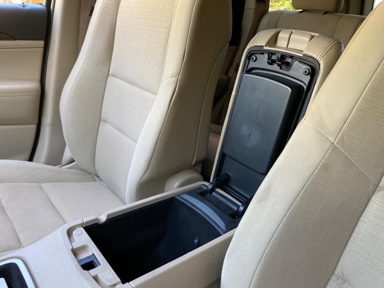 Used 2016 Jeep Grand Cherokee Laredo image 56