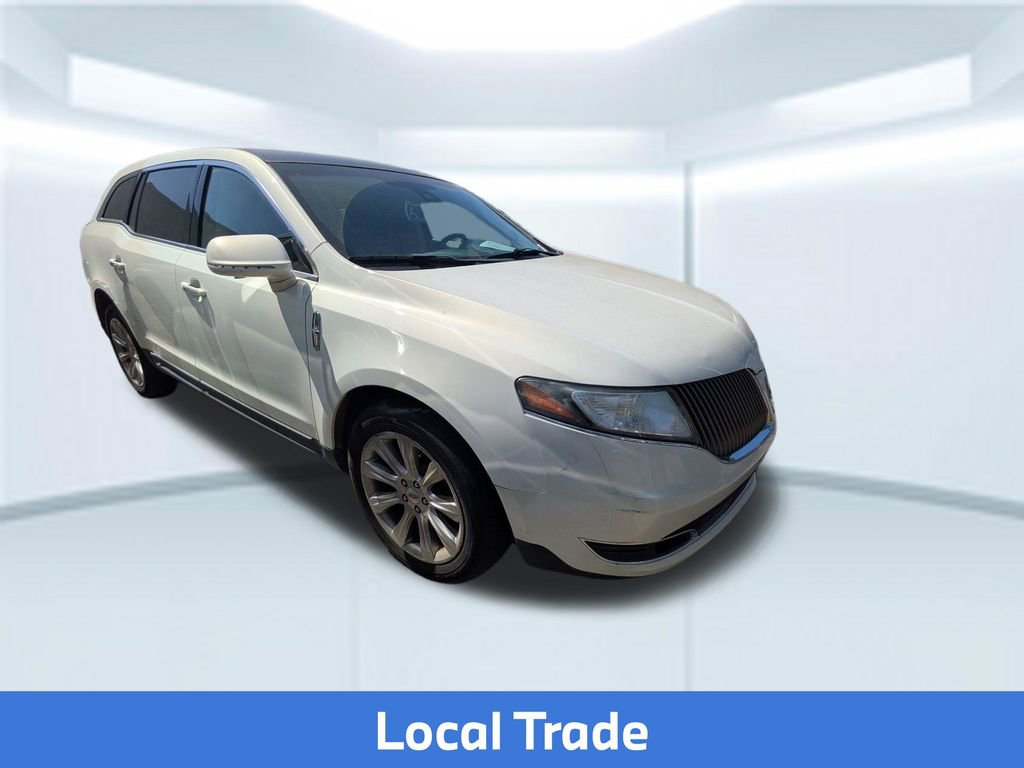 Used 2013 Lincoln MKT FWD image 5