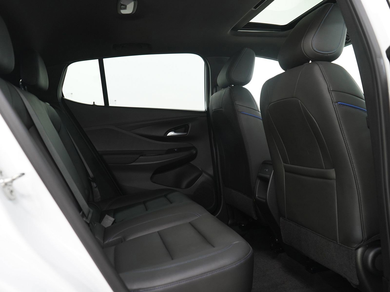 Used 2024 Buick Envista Sport Touring w/ Experience Buick Package FWD image 7