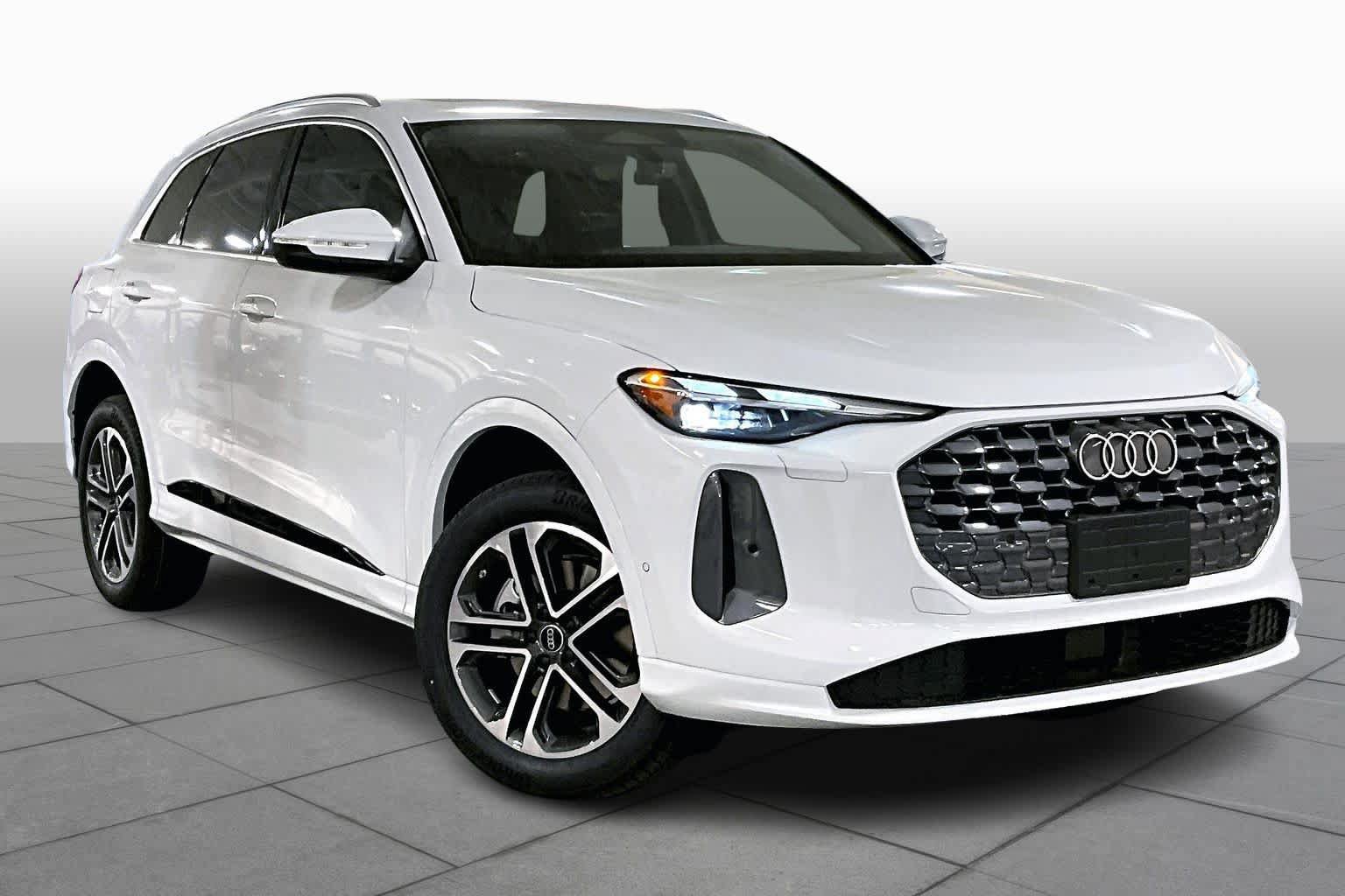 Certified 2026 Audi Q5 Premium AWD/4WD image 2