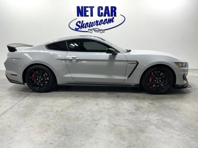 Used 2016 Ford Mustang Shelby GT350R w/ GT350R Equipment Group 920A image 3