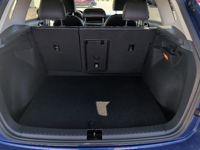 Used 2023 Volkswagen Taos SE image 11