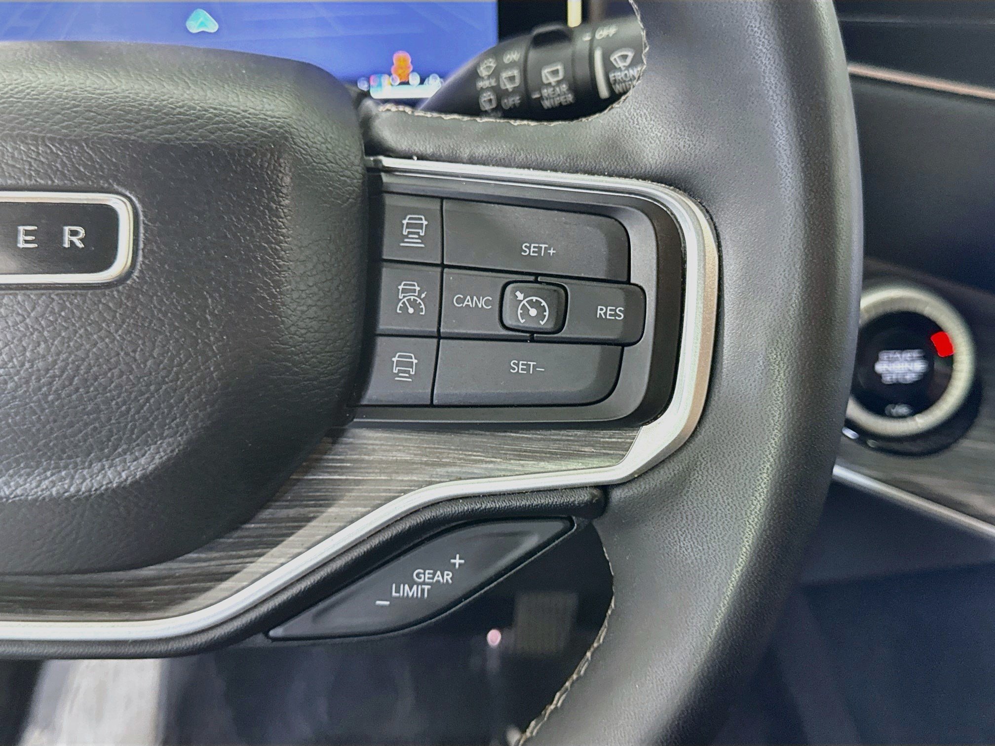 Used 2024 Jeep Wagoneer Series III AWD/4WD image 15