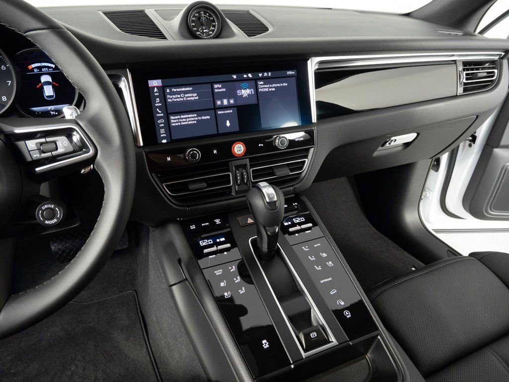 New 2026 Porsche Macan image 13