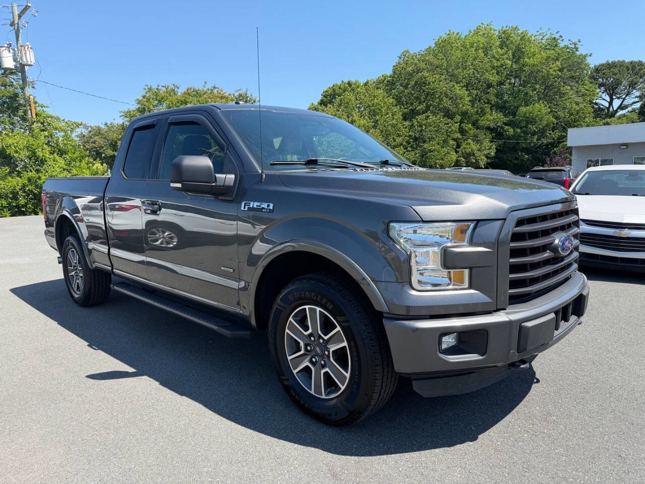 Used 2016 Ford F150 XLT w/ Equipment Group 301A Mid AWD/4WD image 3