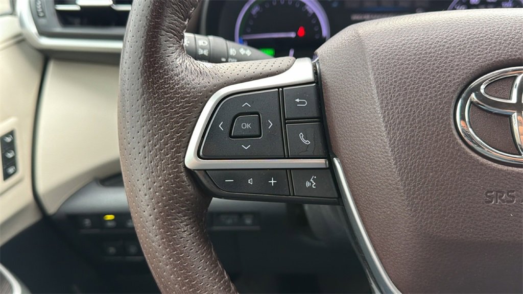 Used 2021 Toyota Sienna Platinum image 27