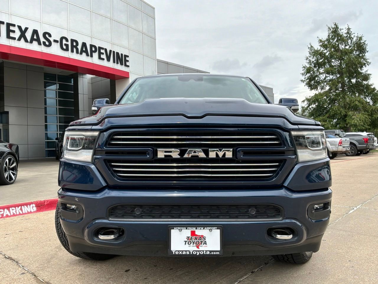 Used 2022 RAM 1500 Laramie w/ Laramie Southwest Edition AWD/4WD image 3