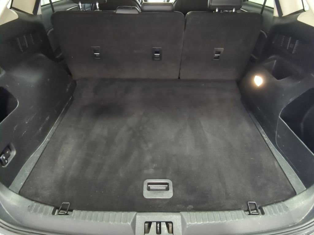Used 2020 Ford Edge SEL image 45