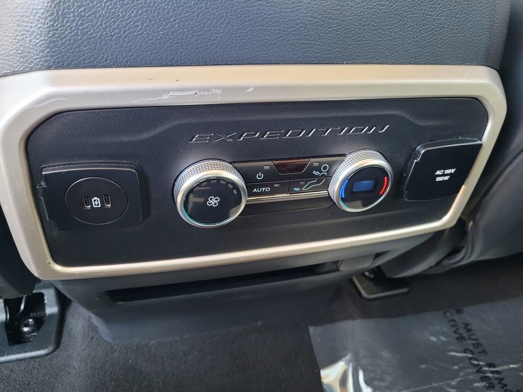 Used 2024 Ford Expedition XLT image 11