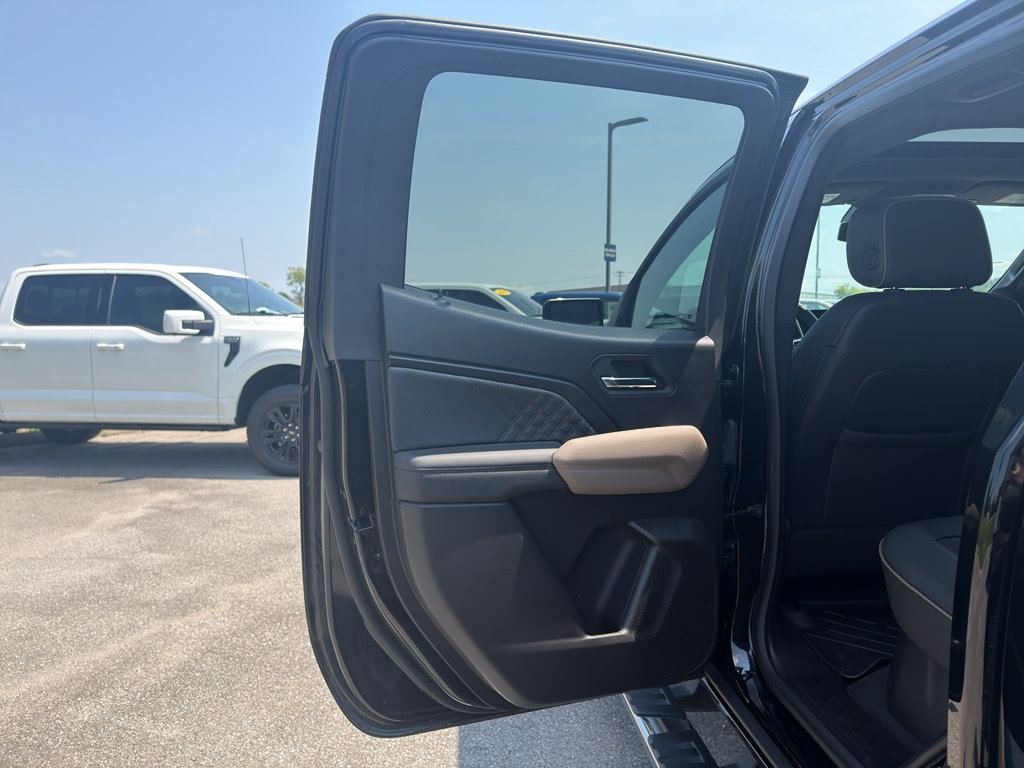 Used 2024 GMC Canyon Denali AWD/4WD image 25