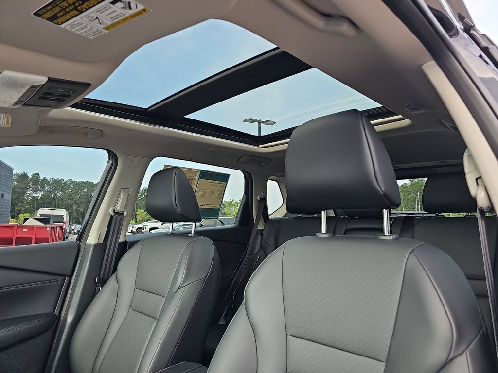 Used 2026 Nissan Rogue Dark Armor AWD/4WD image 34
