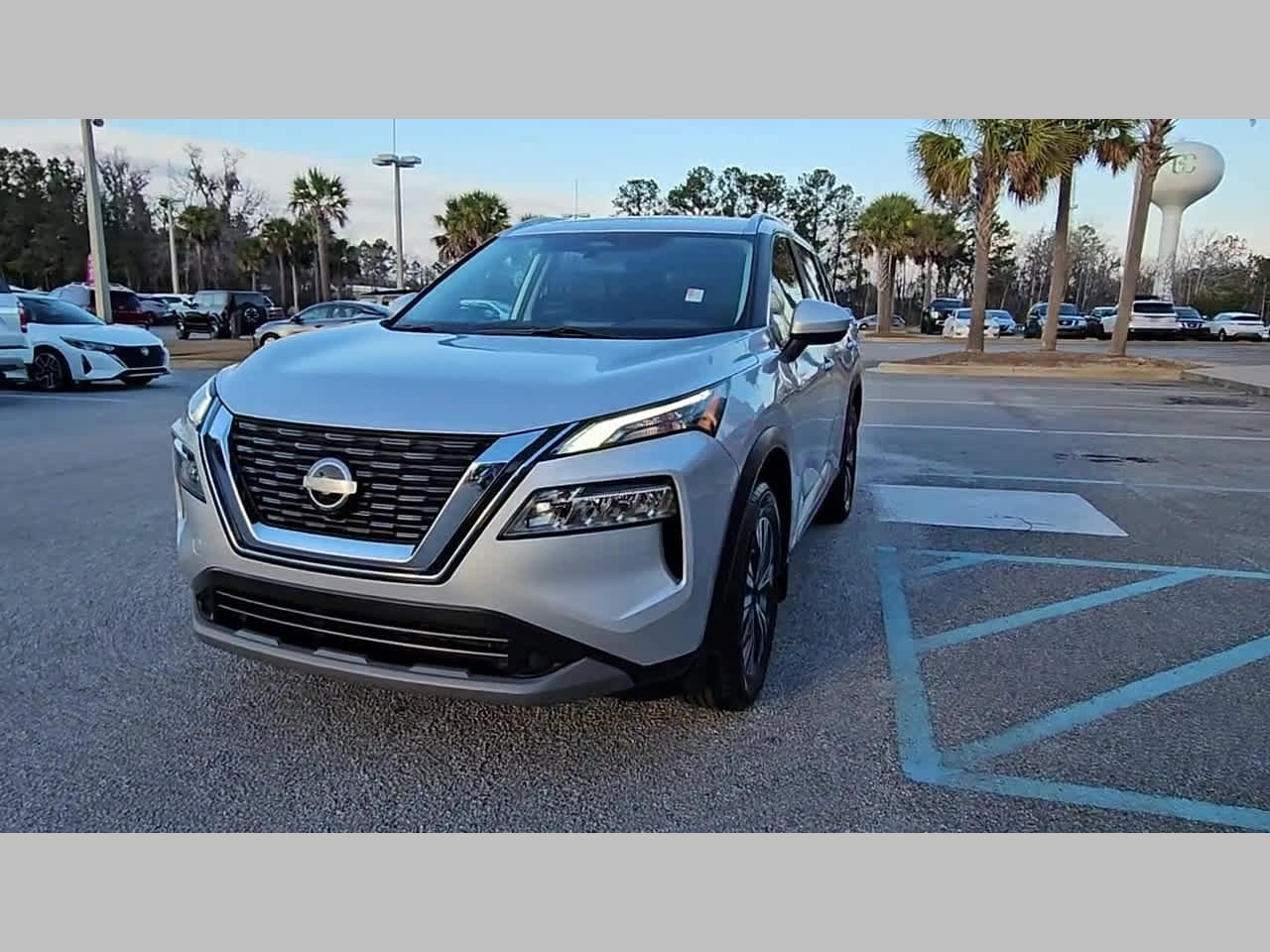Used 2023 Nissan Rogue SV w/ SV Premium B Package image 23