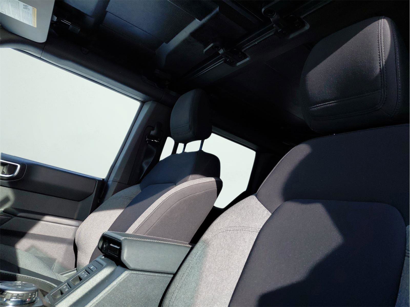 Used 2025 Ford Bronco Big Bend image 9