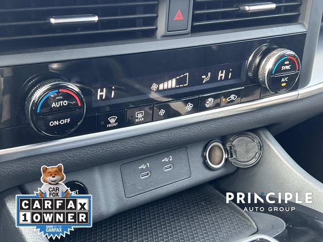 Used 2024 Nissan Rogue SV image 25