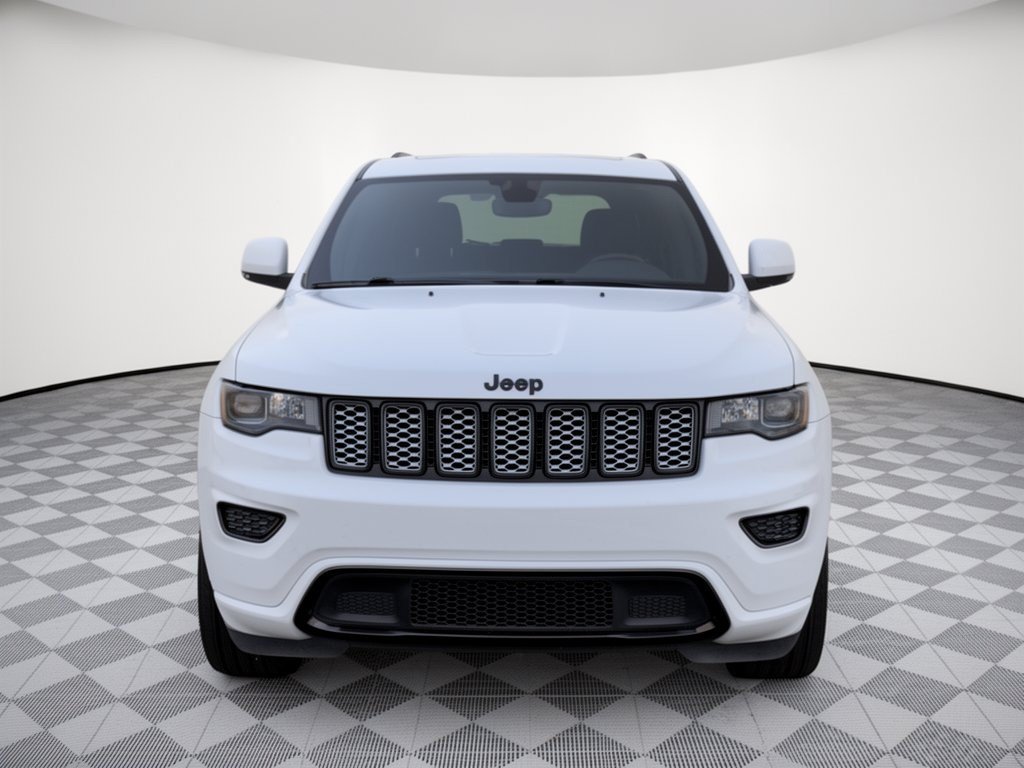 Used 2019 Jeep Grand Cherokee Altitude RWD image 6