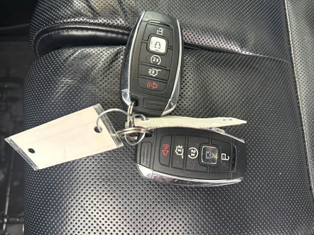 Used 2019 Lincoln Navigator Reserve image 32