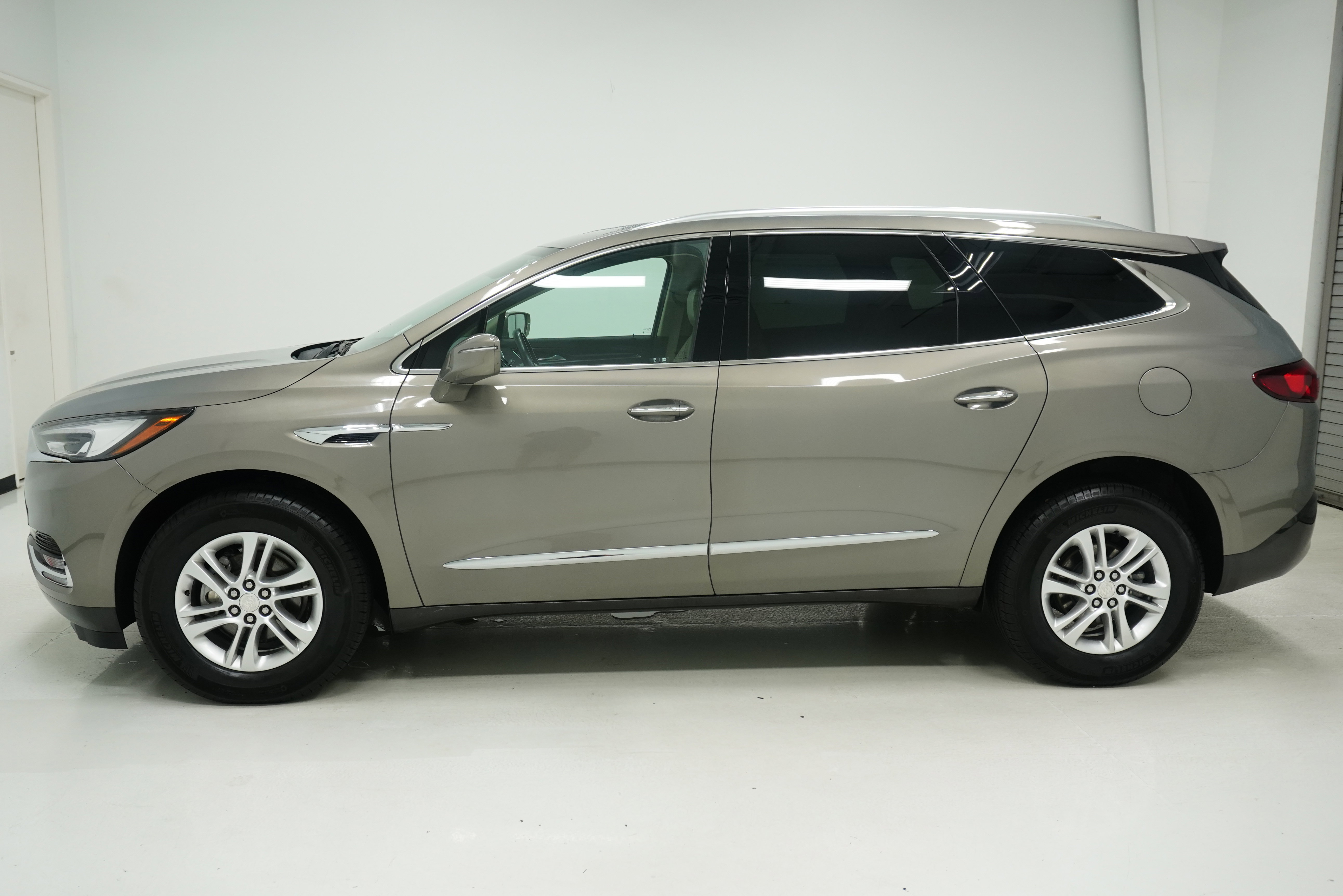 Used 2019 Buick Enclave Essence FWD image 7