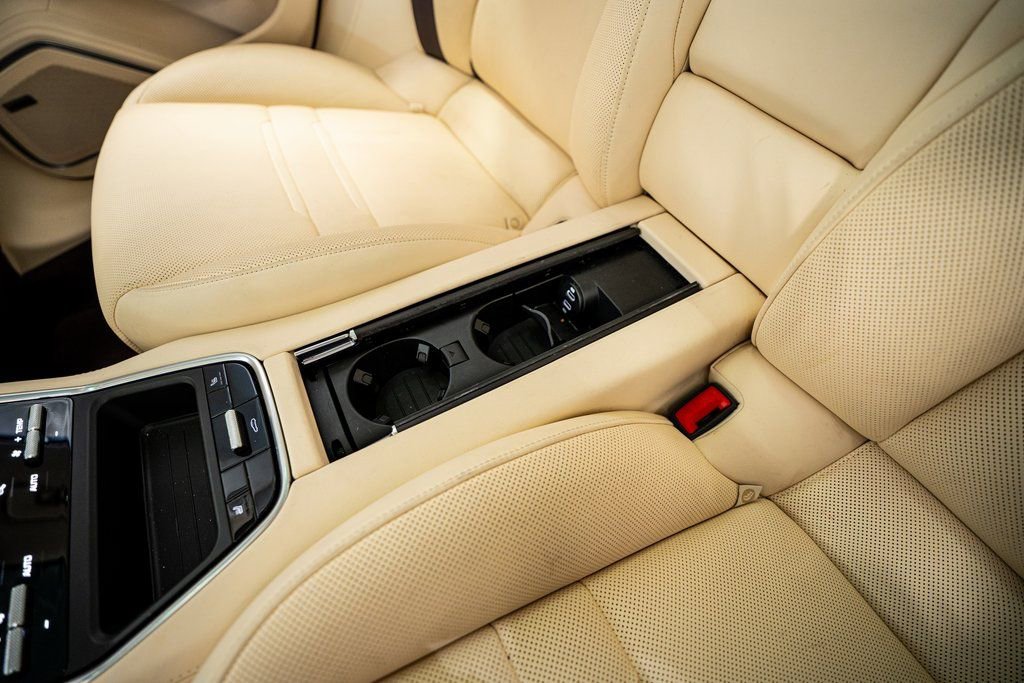 Used 2023 Porsche Panamera Platinum Edition image 59