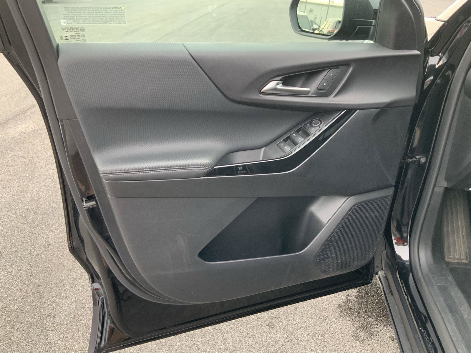 Used 2025 Chevrolet Equinox LT FWD image 21