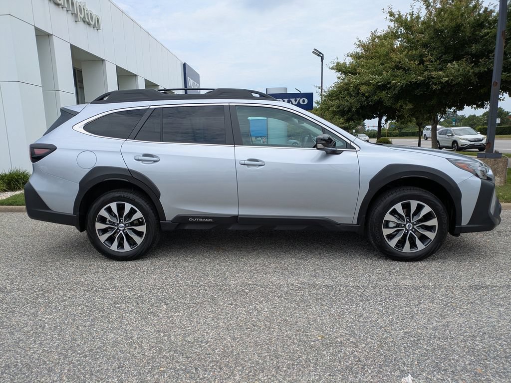 Used 2025 Subaru Outback Limited AWD/4WD image 3