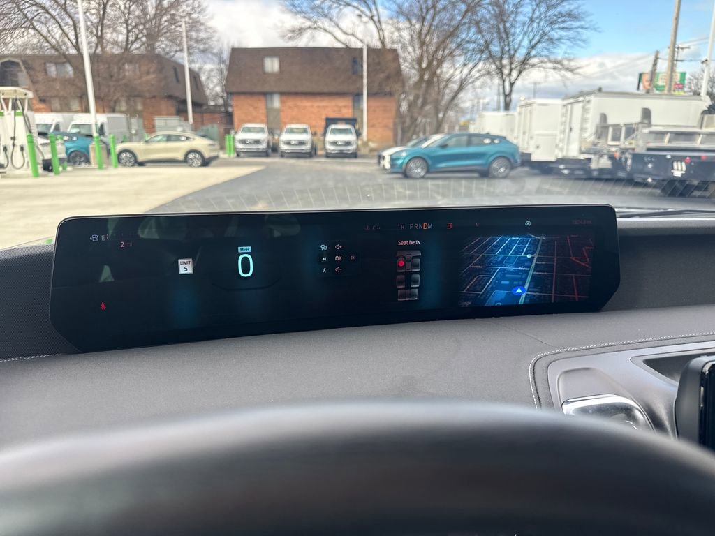 Used 2025 Ford Expedition Max Platinum w/ Driver's Package image 41