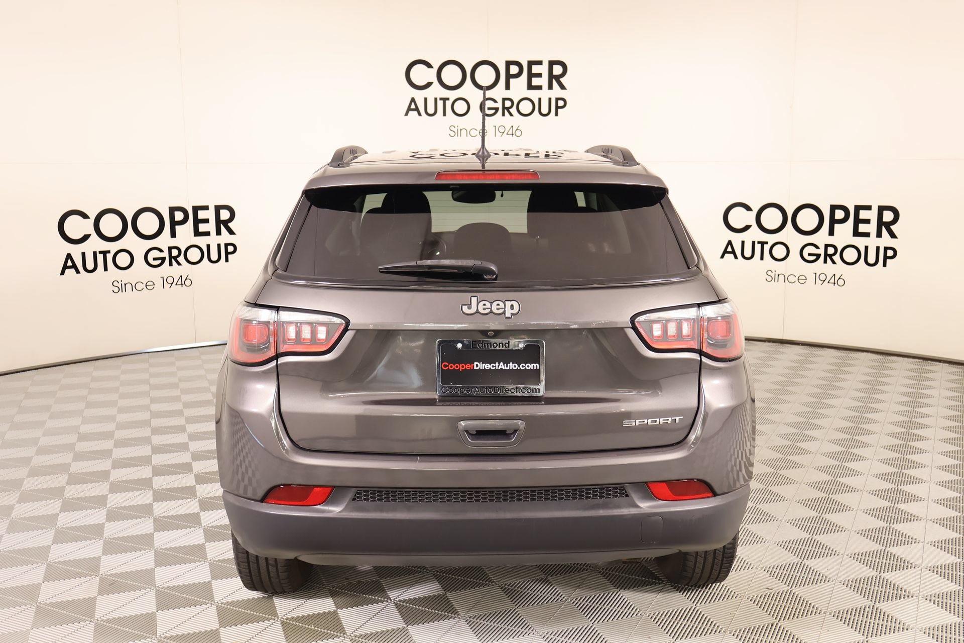 Used 2018 Jeep Compass Sport w/ Cold Weather Group FWD image 21
