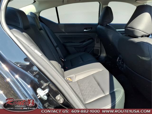 Used 2025 Nissan Altima 2.5 SL FWD image 15