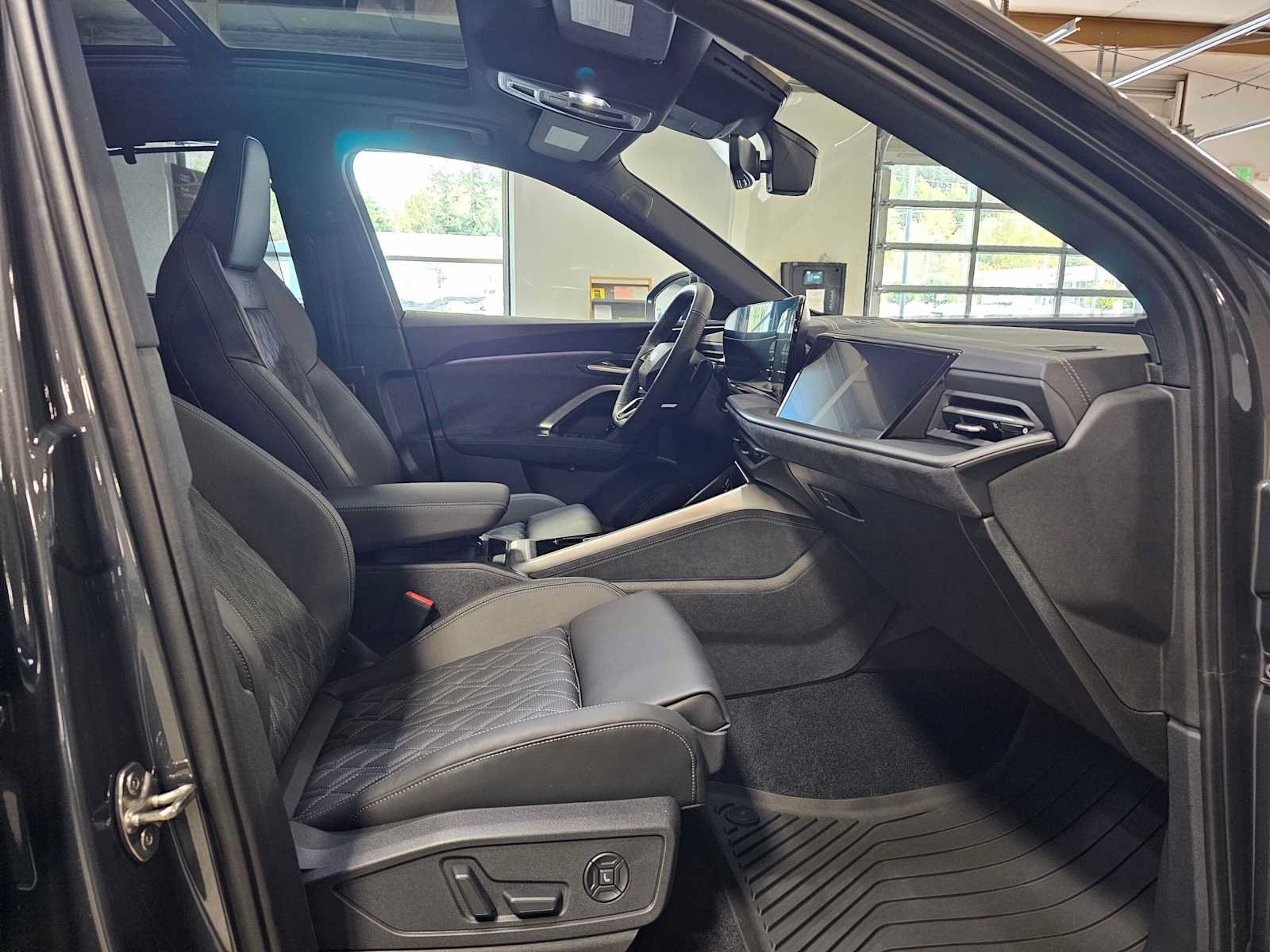 New 2026 Audi SQ5 Prestige AWD/4WD image 10