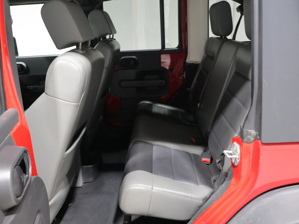 Used 2010 Jeep Wrangler Unlimited Rubicon w/ Dual Top Group AWD/4WD image 17