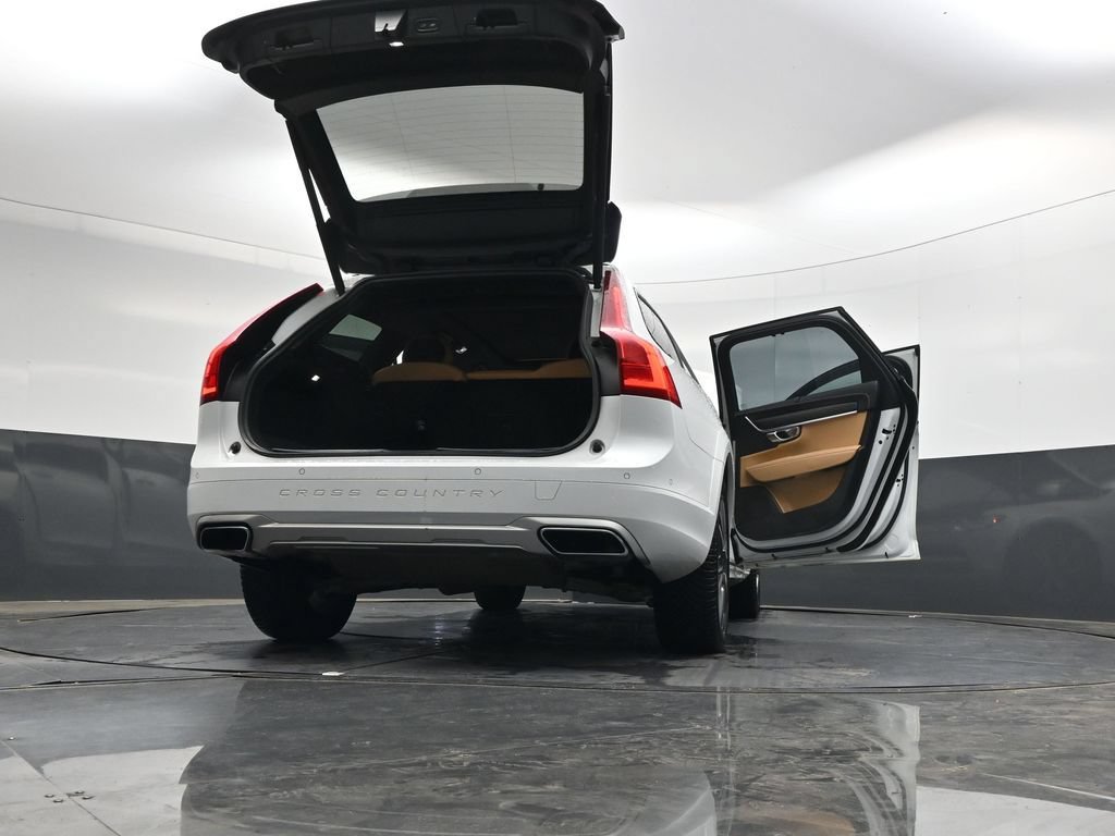 Used 2018 Volvo V90 T6 Cross Country w/ Convenience Package AWD/4WD image 41