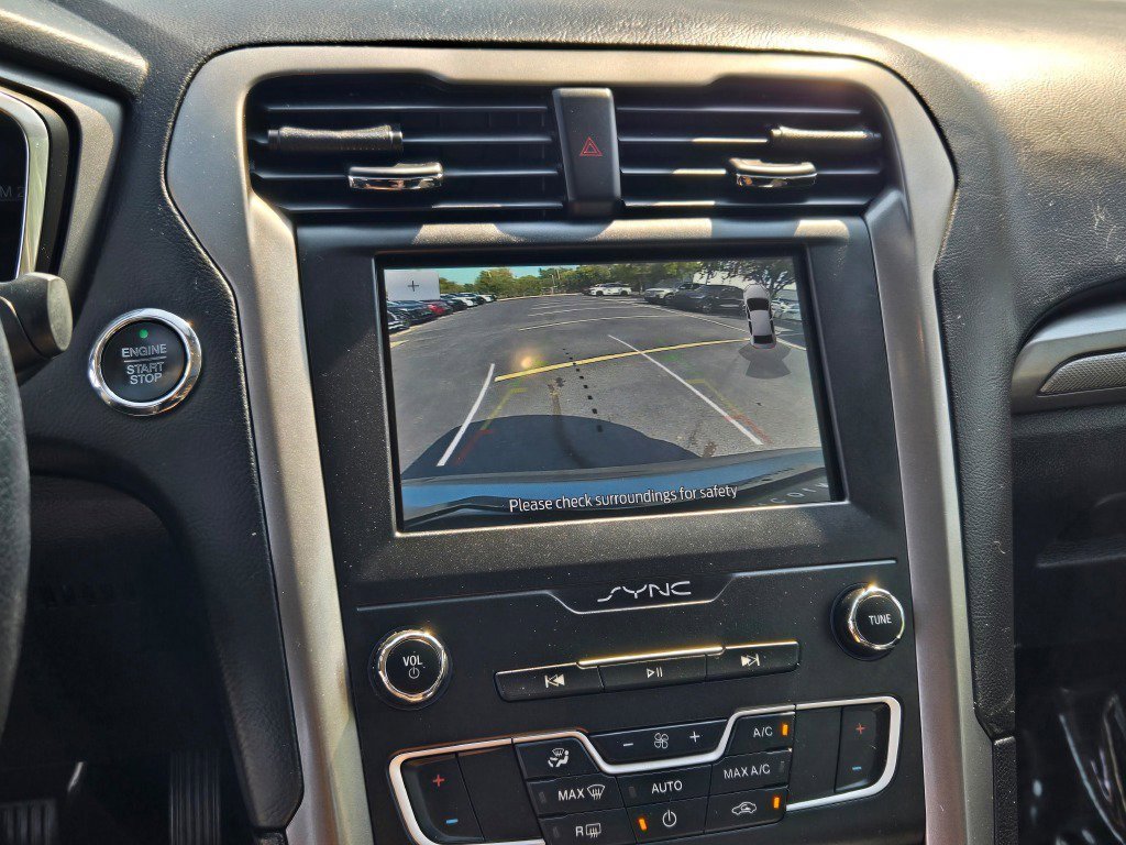 Used 2020 Ford Fusion SE image 22